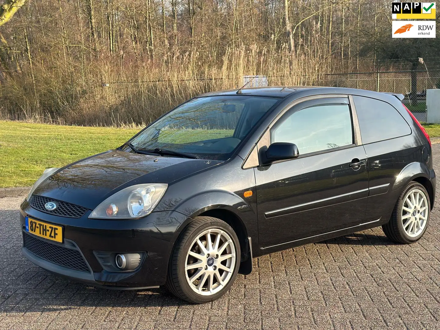 Ford Fiesta 1.6-16V Ultimate Edition/APK TOT 12-01-2026 Zwart - 1