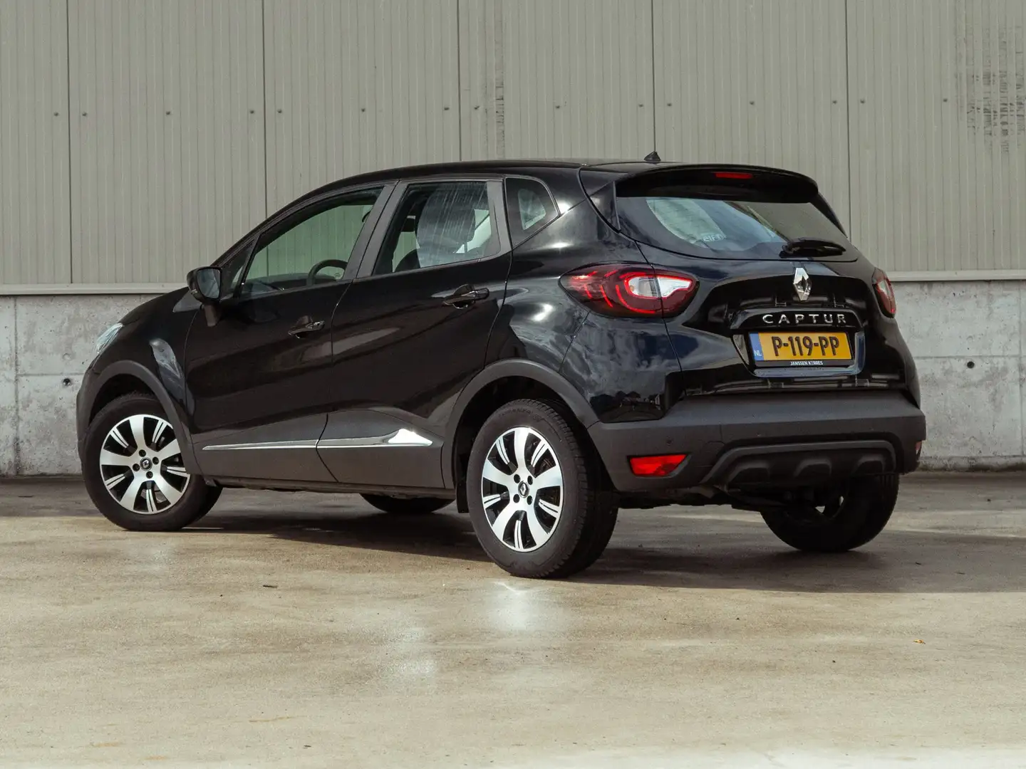 Renault Captur 0.9 TCe Limited | Slechts 27.764 km | Navi Full Ma Schwarz - 2