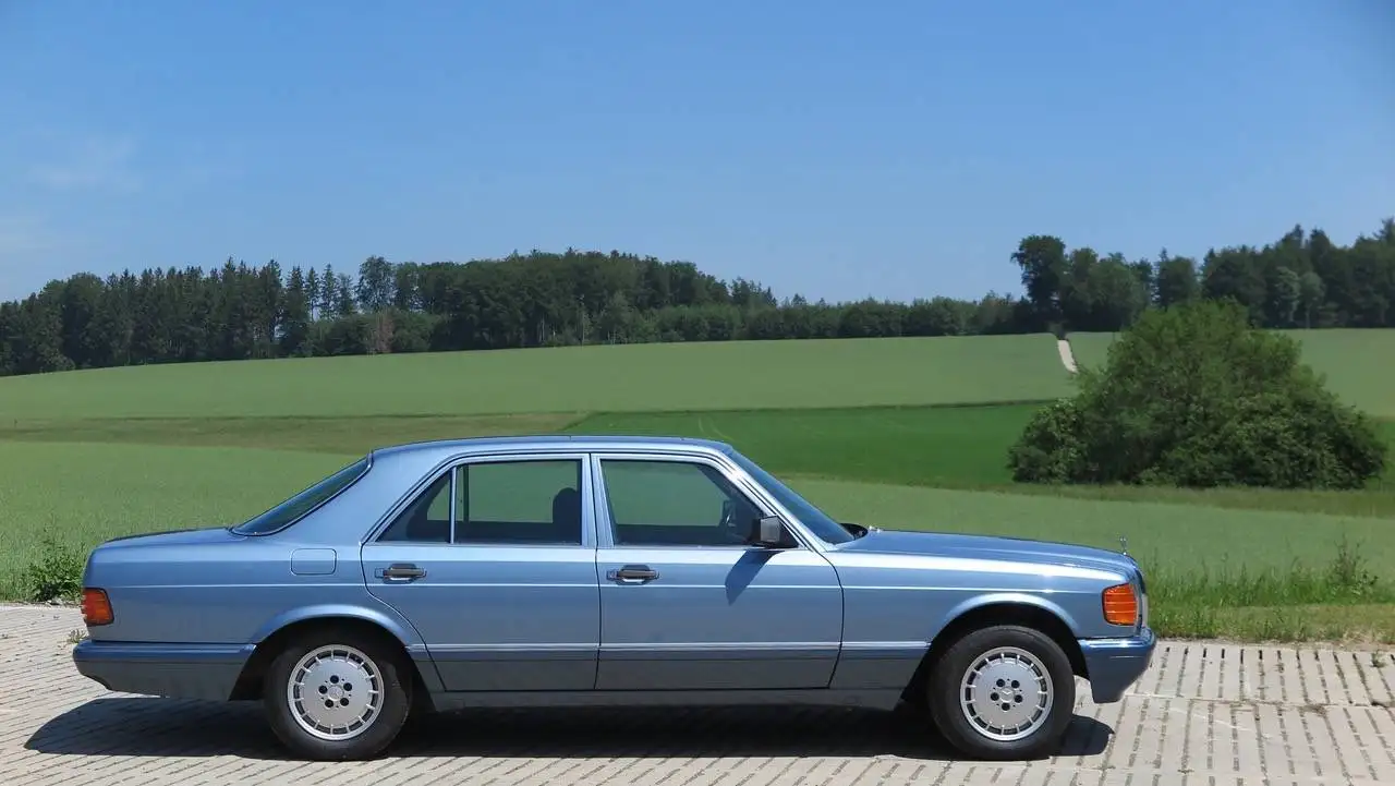 Mercedes-Benz 300SE W126, 1989, diamantblau / Interieur ebenfalls blau, sehr schöner Zustand 2, H-Zulassung und Euro2, sinnvolle Extras, foto 12