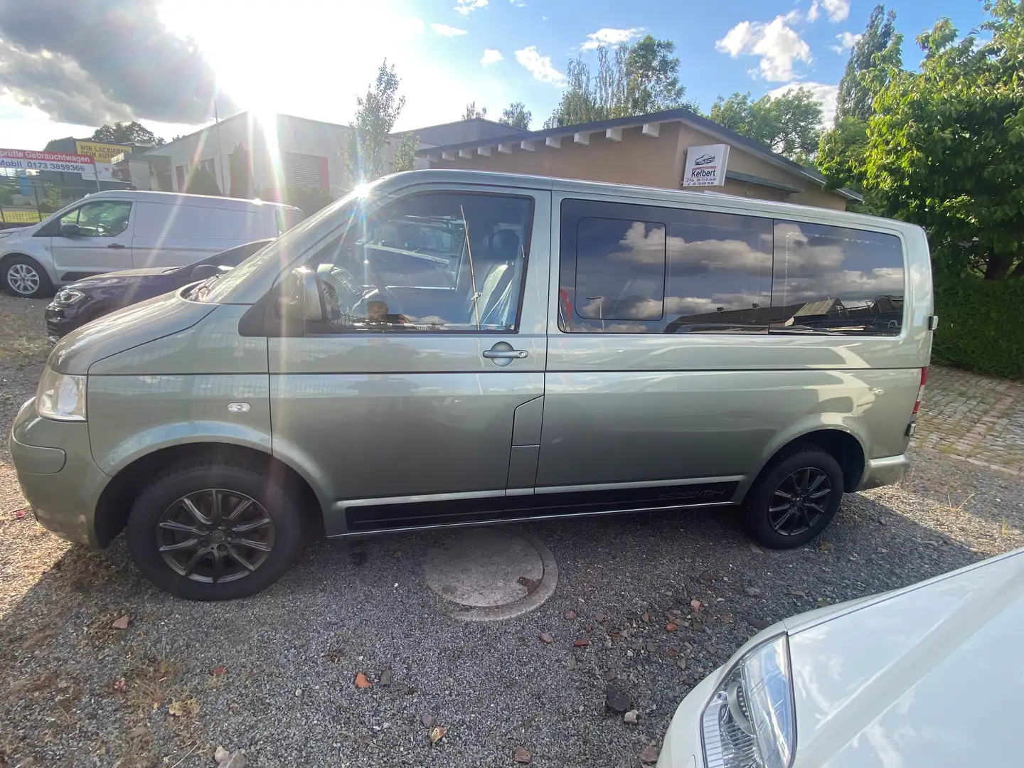 Volkswagen T5 Shuttle Shuttle 4Motion Grün - 1