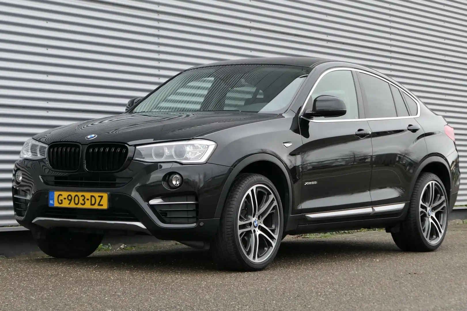 BMW X4 XDrive28i High Executive M-Sportpakket Zwart - 1
