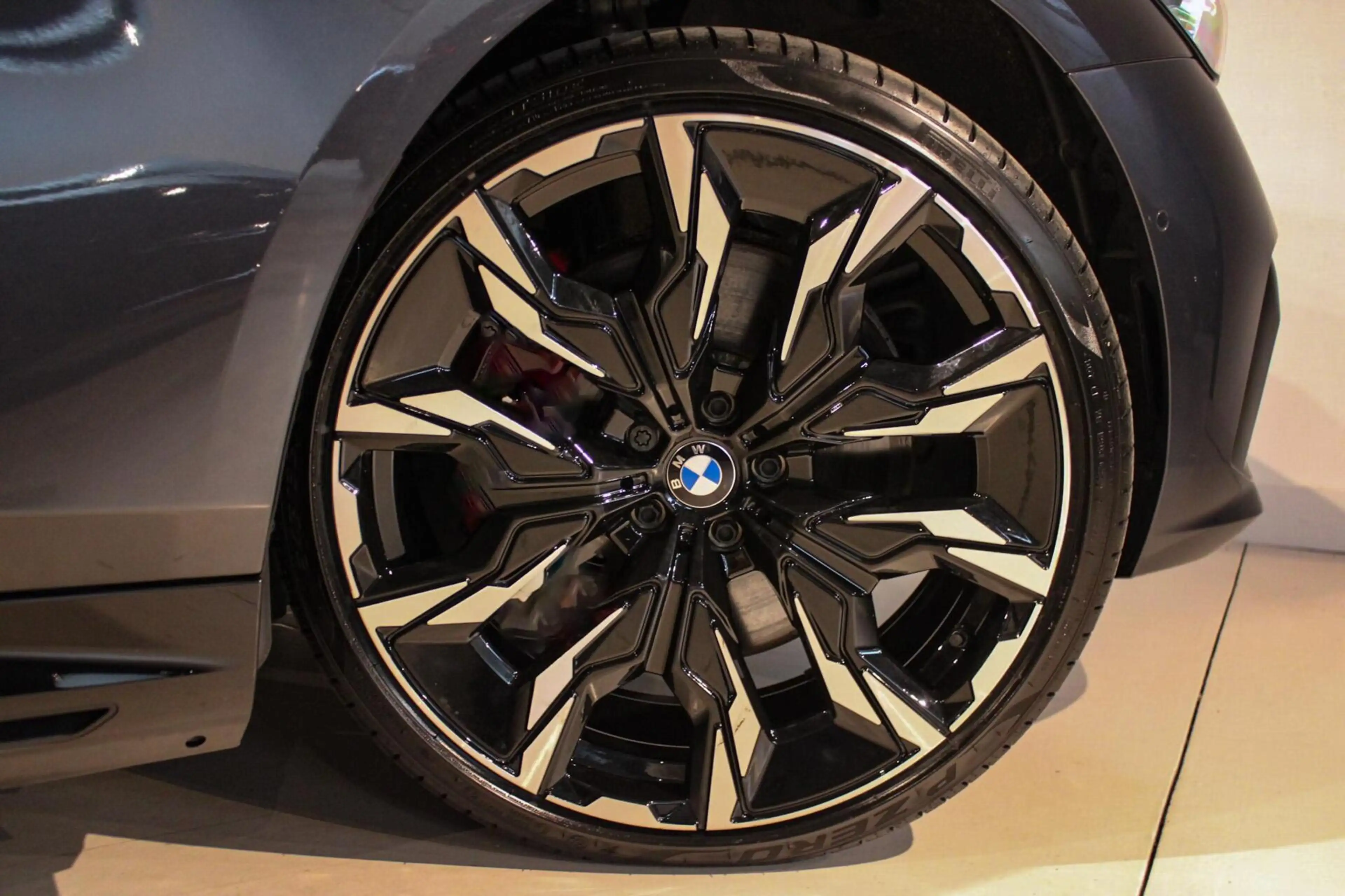 BMW 550 5-serie Touring 550e xDrive B&W | PANO | 4w-bestur — photo 7