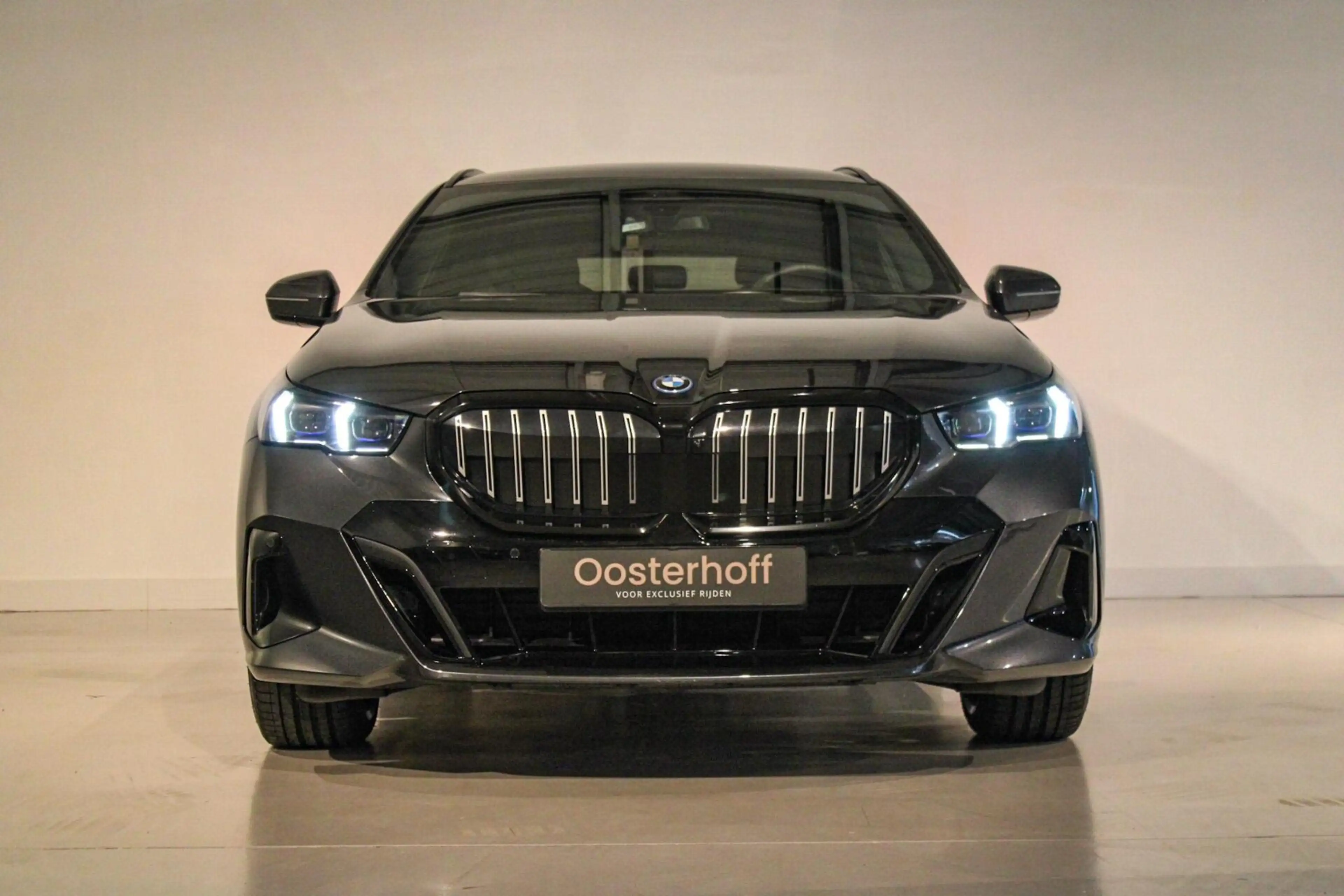 BMW 550 5-serie Touring 550e xDrive B&W | PANO | 4w-bestur — photo 4