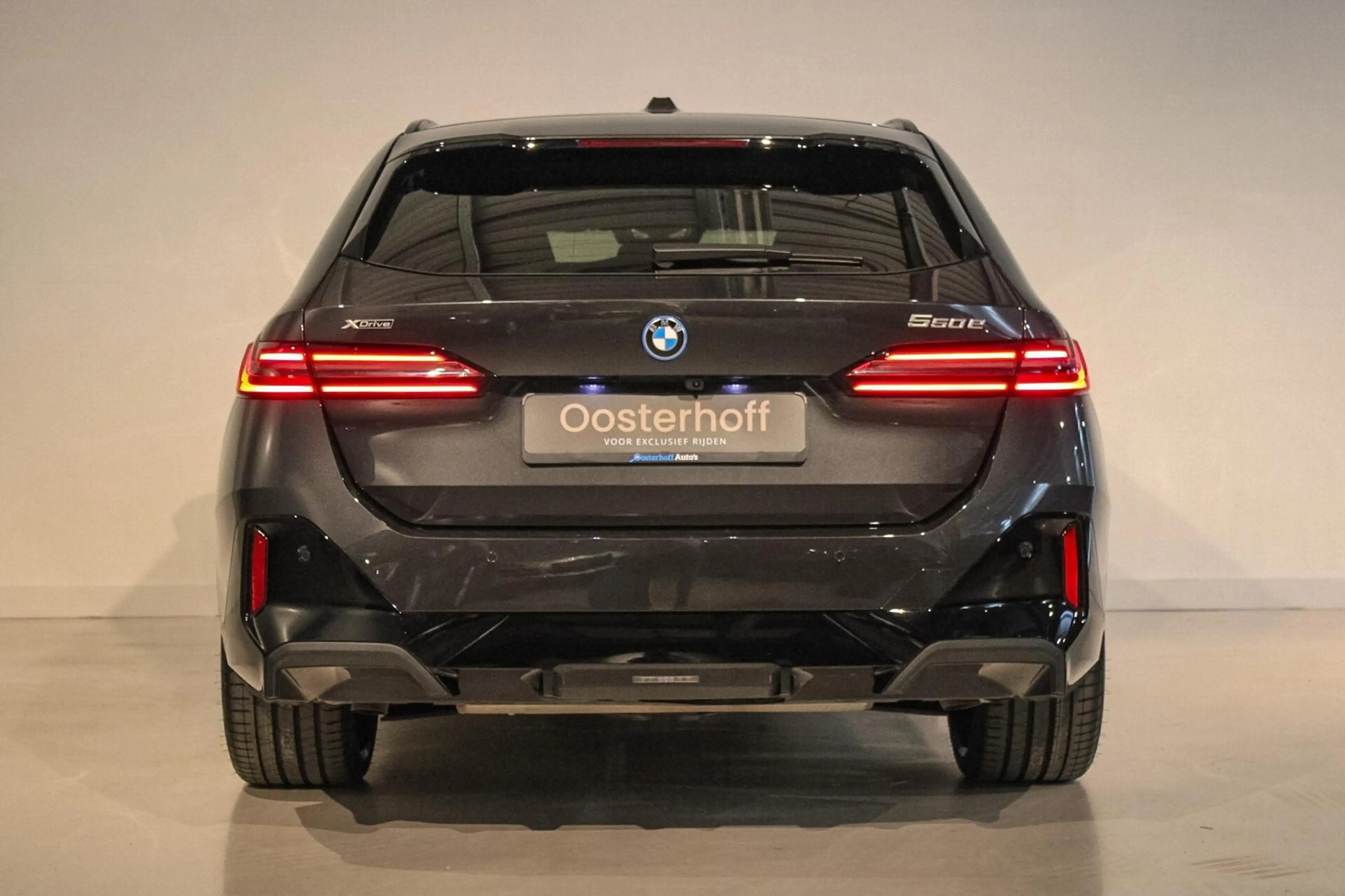 BMW 550 5-serie Touring 550e xDrive B&W | PANO | 4w-bestur — photo 5