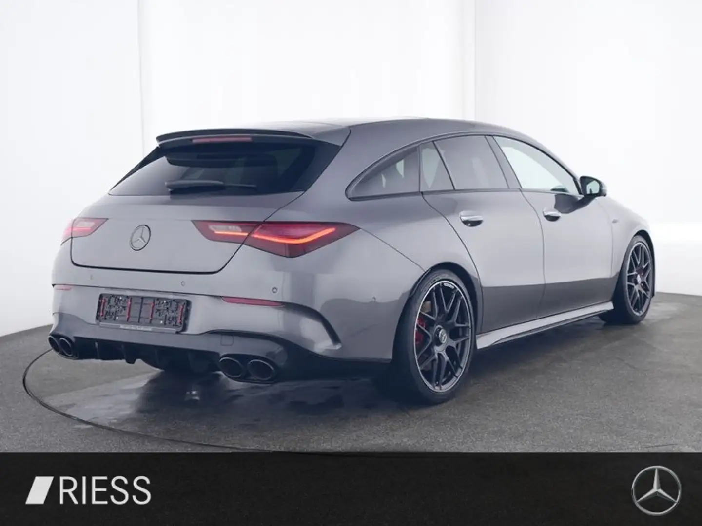 Mercedes-Benz CLA 45 AMG S 4M SB Night Pano AHK Perf Sitz HUD 19" Grau - 2