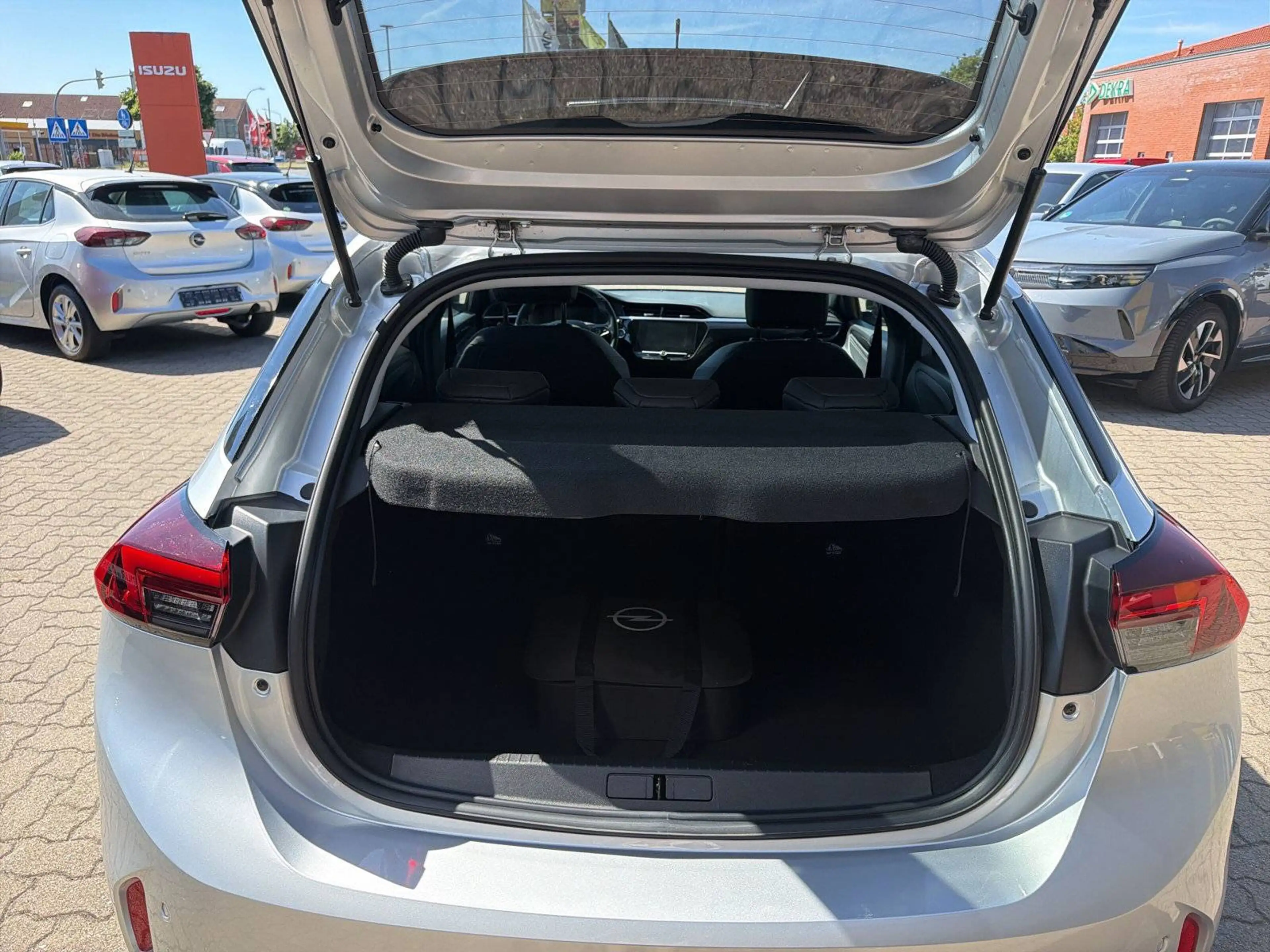 Opel Corsa-e e Elegance — photo 10