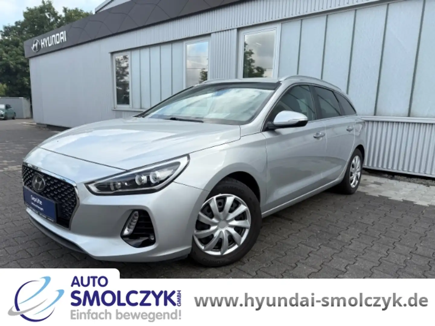 Hyundai i30 1.4 T PREMIUM NAVI+KAMERA+PDC+BT+AHK Ezüst - 1