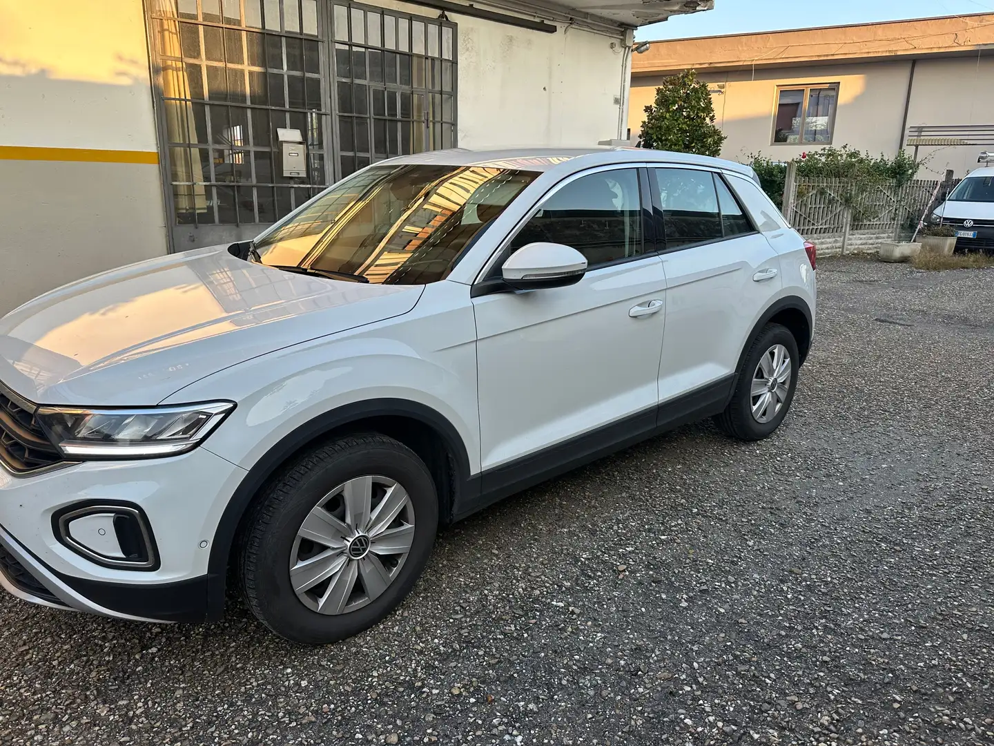 Volkswagen T-Roc T-Roc 1.0 tsi  110cv EURO 6 D PREZZO REALE Bianco - 2