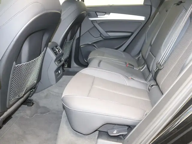 Audi Q5 view 13