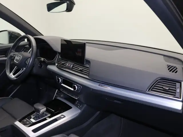 Audi Q5 view 9