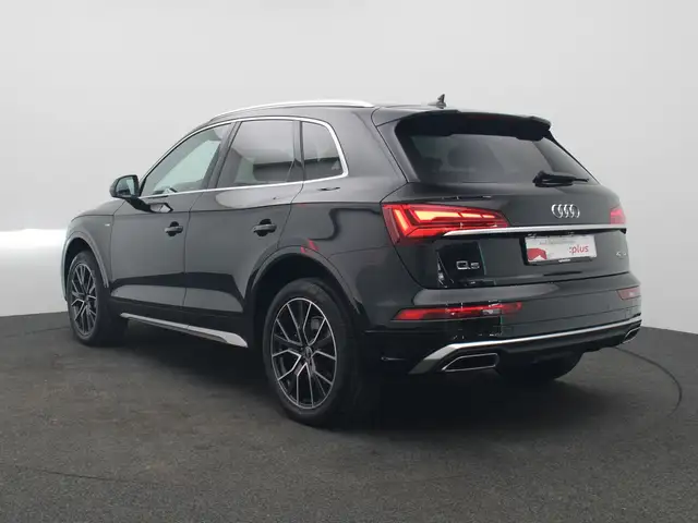 Audi Q5 view 5