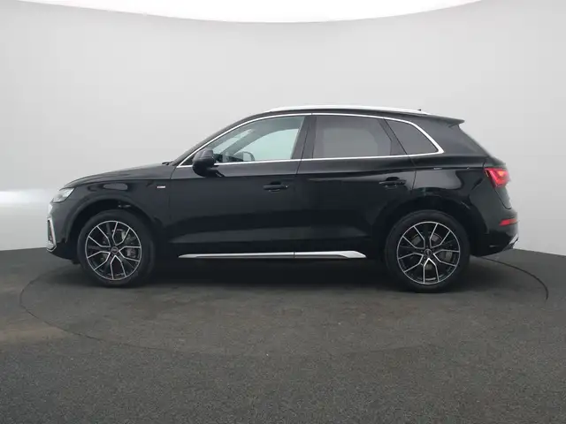Audi Q5 view 4
