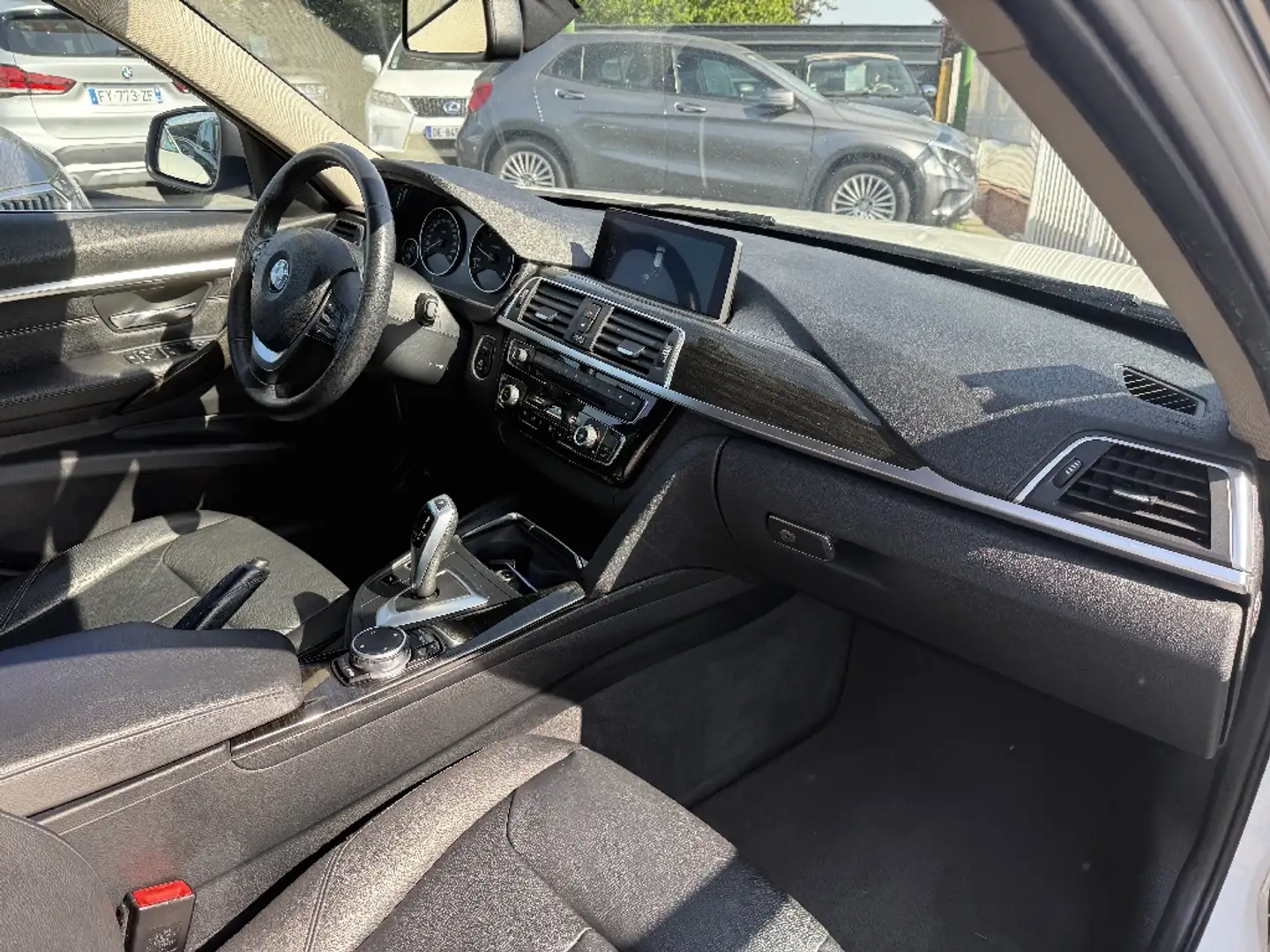 BMW 320 320d 190 ch Luxury A - 2