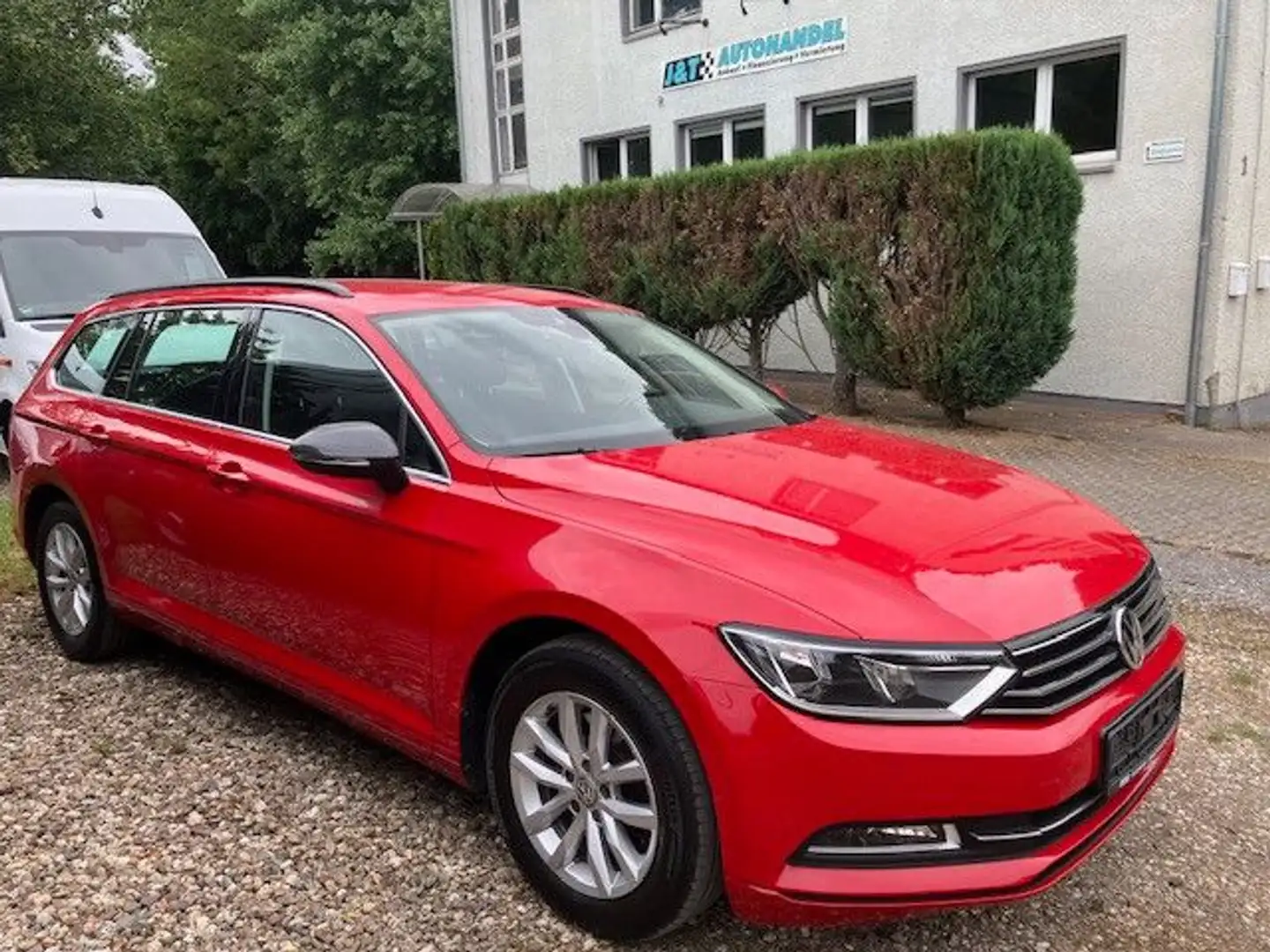 Volkswagen Passat Variant 1.6 TDI DSG KAMERA NAVI MASSAGE Rot - 1
