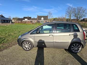 MUSA 1.4-16V Platino