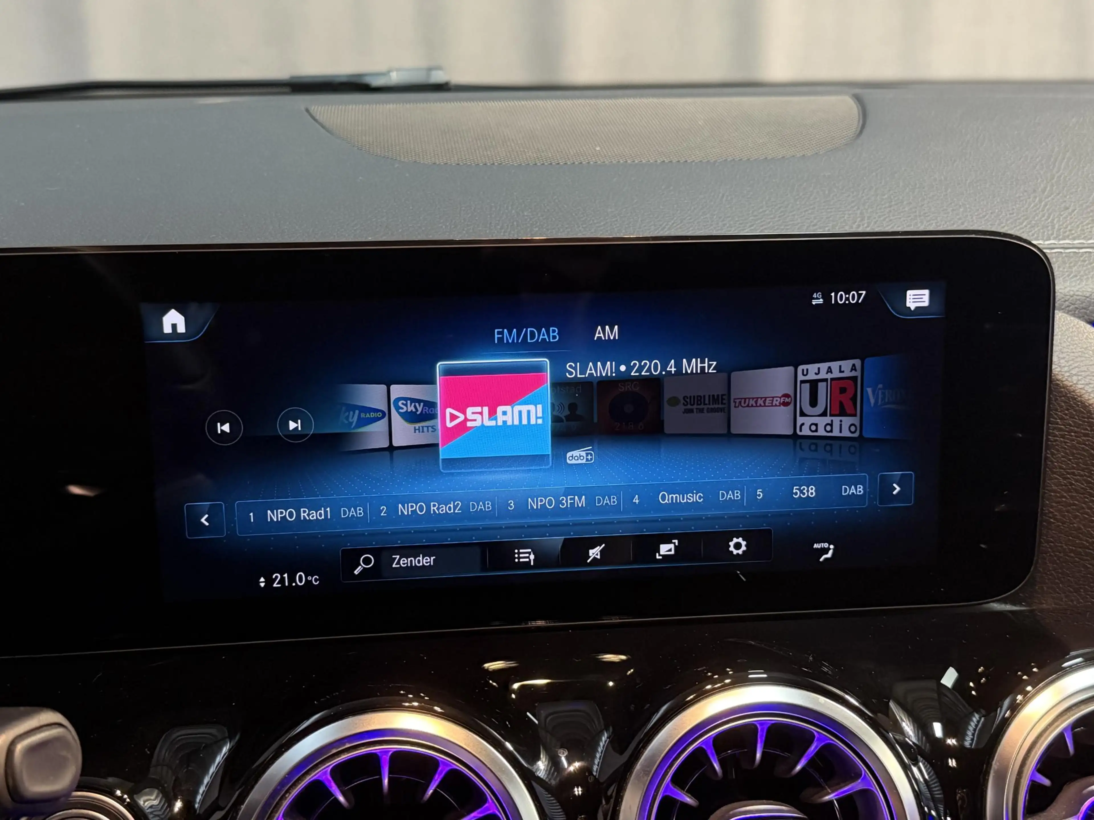Mercedes-Benz B 250 e AMG Line 18''/Dodehoek/Camera/Keyless/Sfeerverli — photo 16