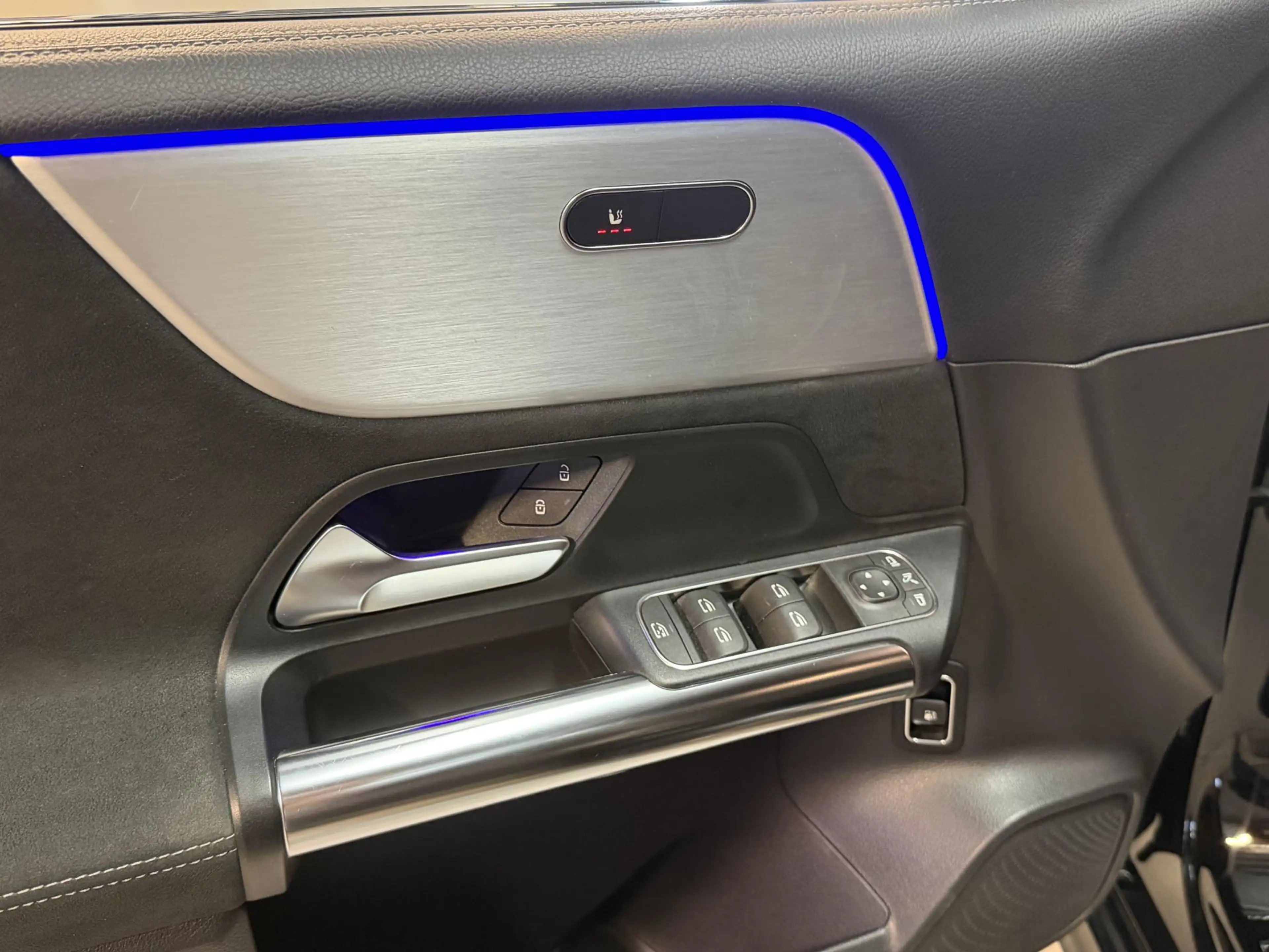 Mercedes-Benz B 250 e AMG Line 18''/Dodehoek/Camera/Keyless/Sfeerverli — photo 20