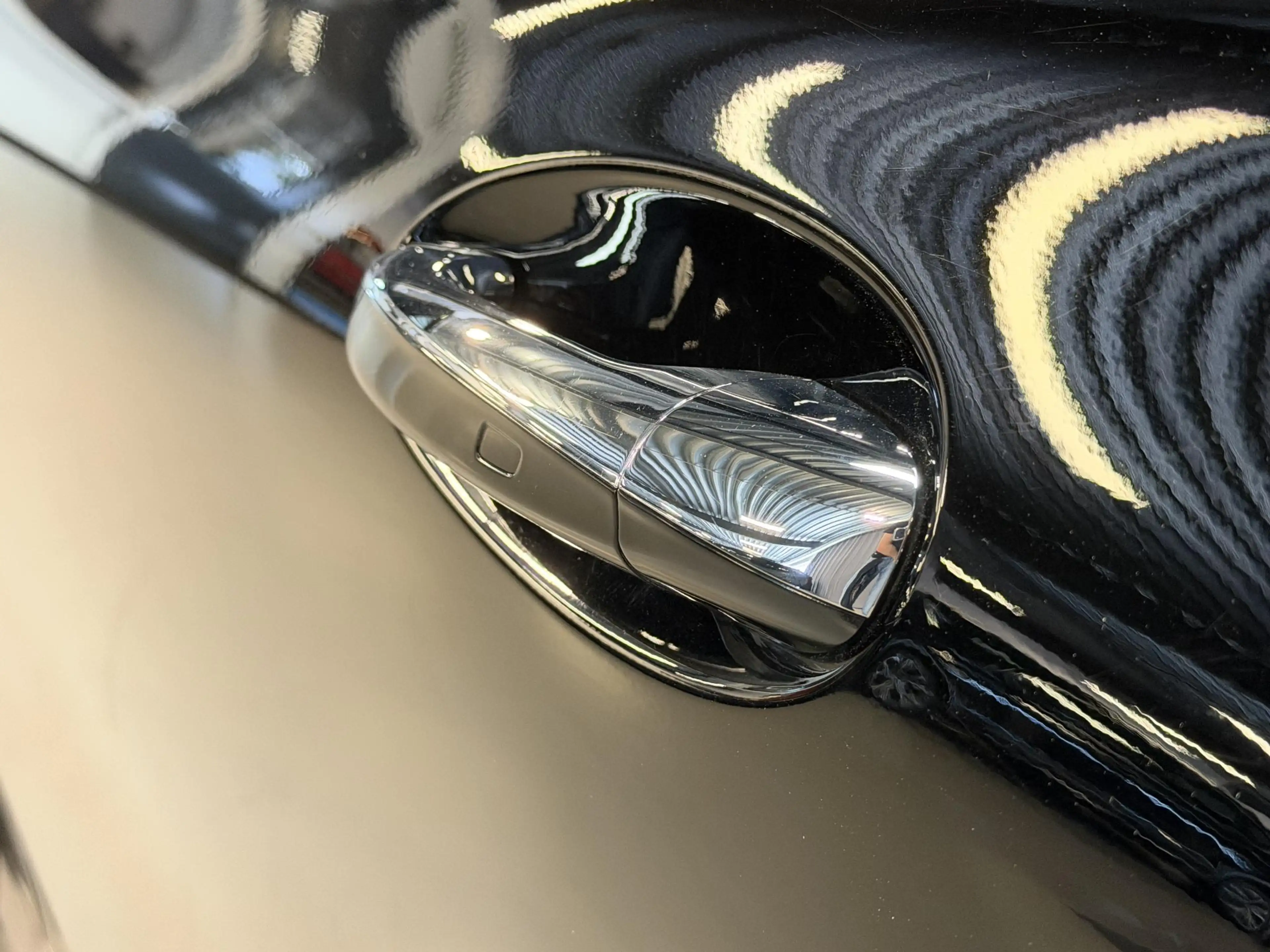 Mercedes-Benz B 250 e AMG Line 18''/Dodehoek/Camera/Keyless/Sfeerverli — photo 11