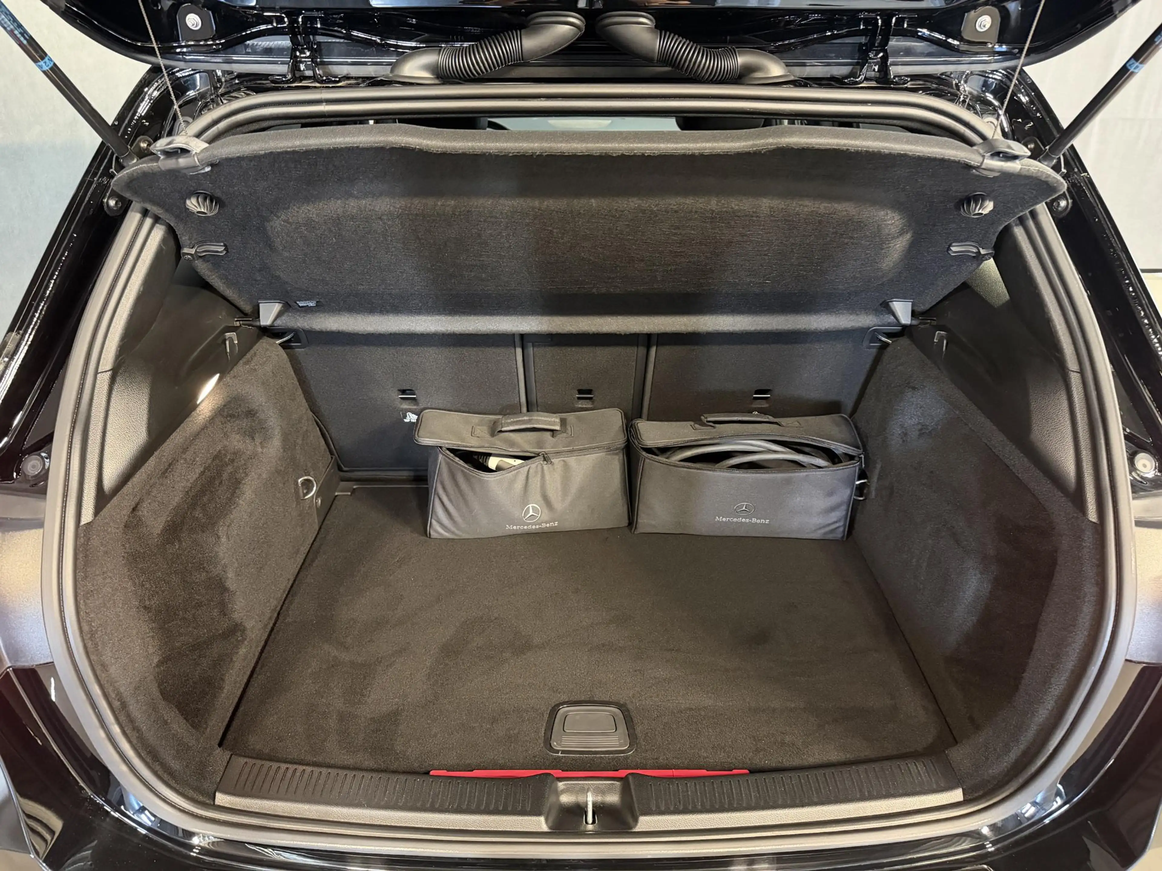Mercedes-Benz B 250 e AMG Line 18''/Dodehoek/Camera/Keyless/Sfeerverli — photo 9