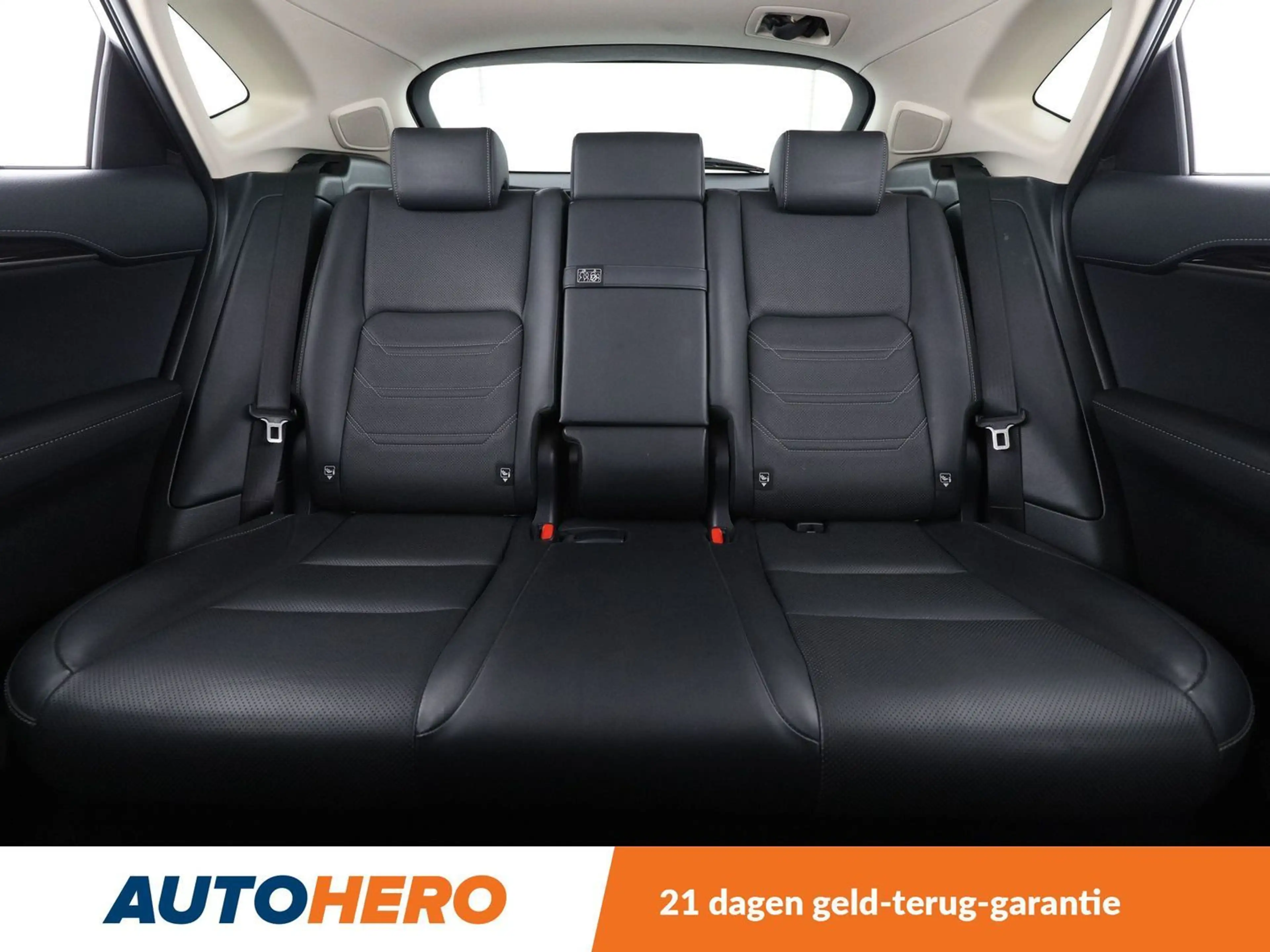 Lexus NX 300h NX 300h E-Four — photo 15
