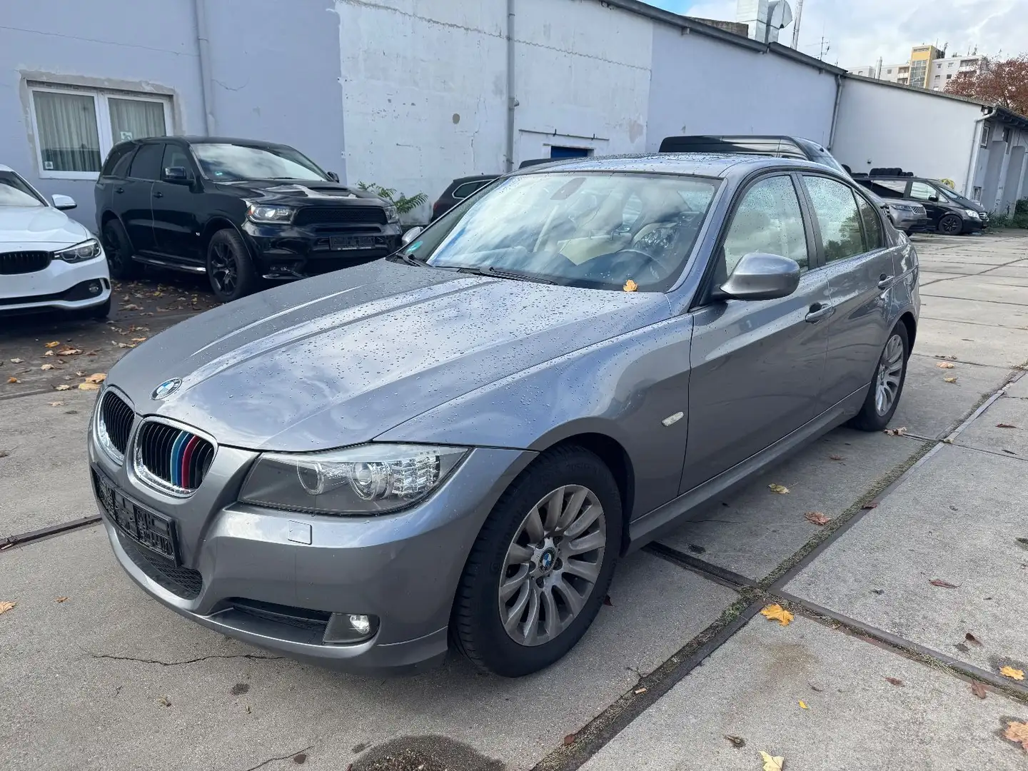 BMW 318 Lim. 318i Navi.PDC.Xenon.Facelift Gris - 1