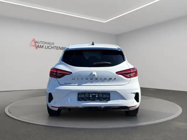 Mitsubishi Colt view 5