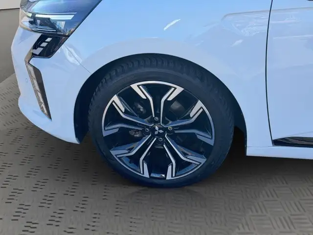 Mitsubishi Colt view 7