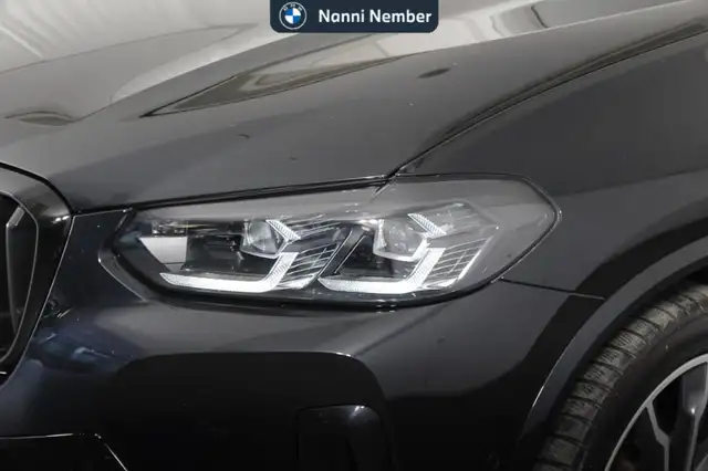 BMW X3 view 5