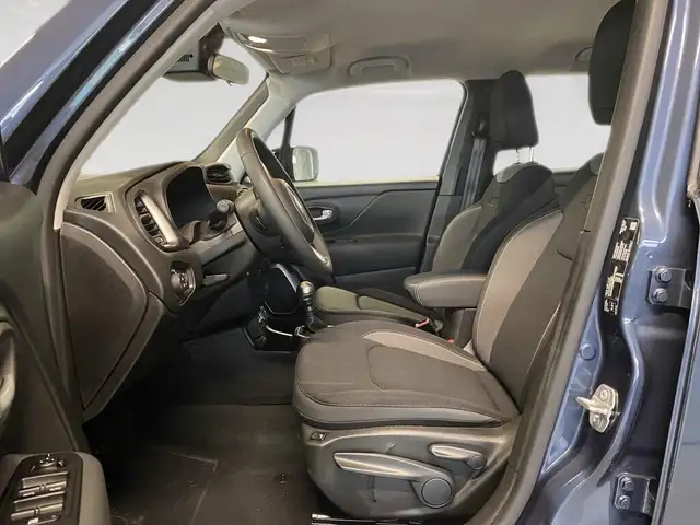 Jeep Renegade view 7