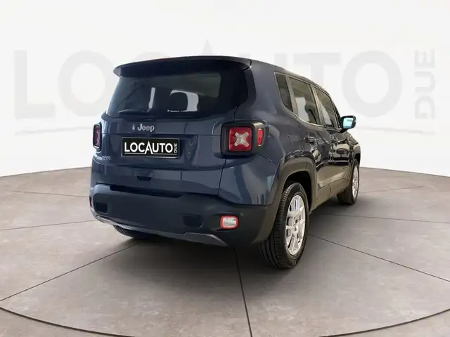 Jeep Renegade view 4