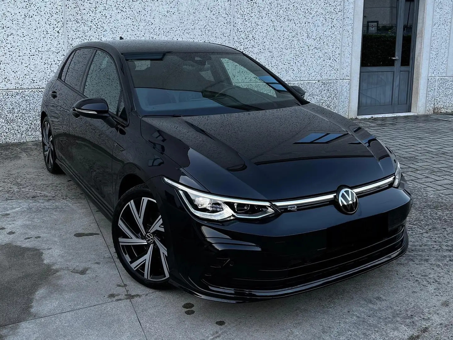 Volkswagen Golf Golf 8 R-Line 131cv garanzia e service Volkswagen Nero - 2