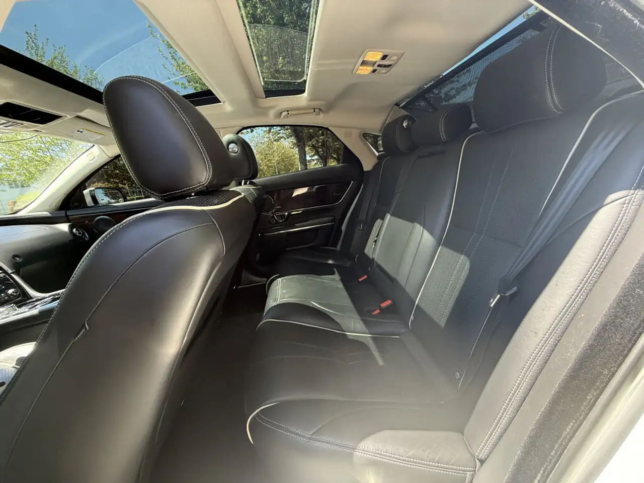 Jaguar XJ снимка Jaguar XJ