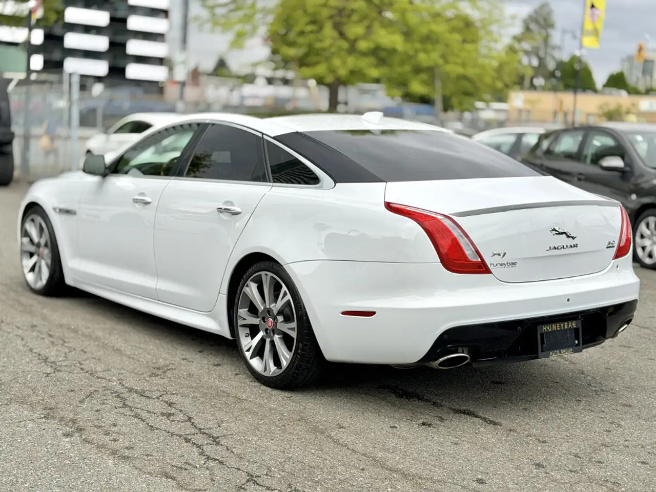Jaguar XJ снимка Jaguar XJ