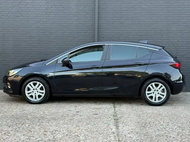 Opel Astra view 11