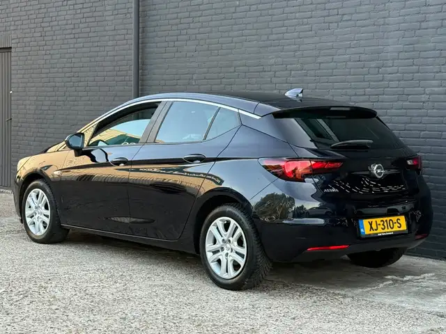 Opel Astra view 10