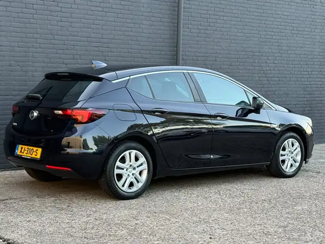 Opel Astra view 9