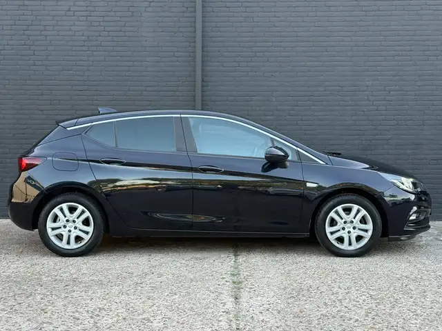 Opel Astra view 8