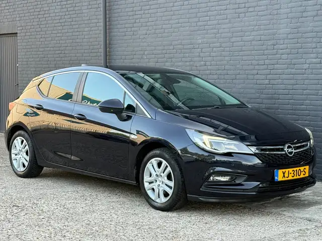 Opel Astra view 7