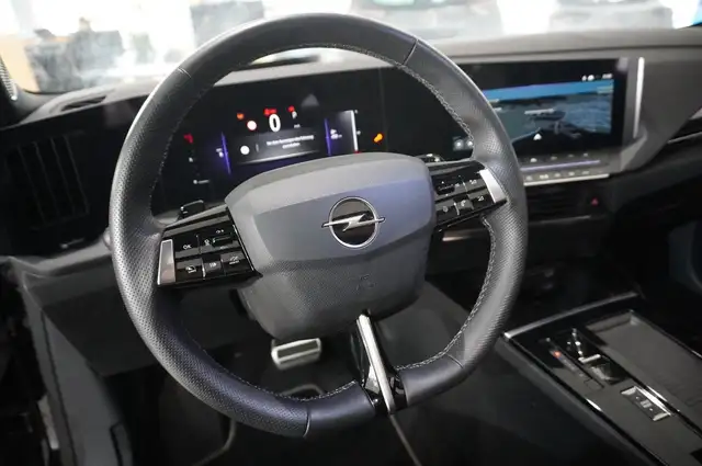 Opel Astra view 19