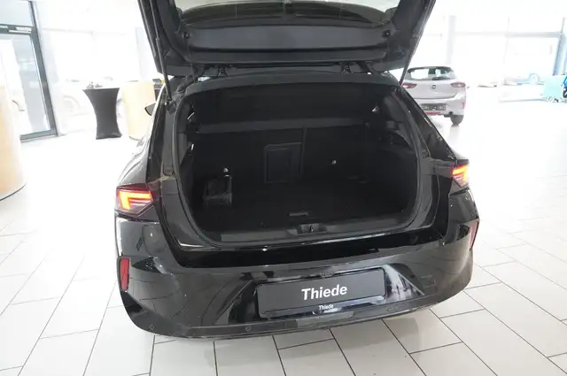 Opel Astra view 12