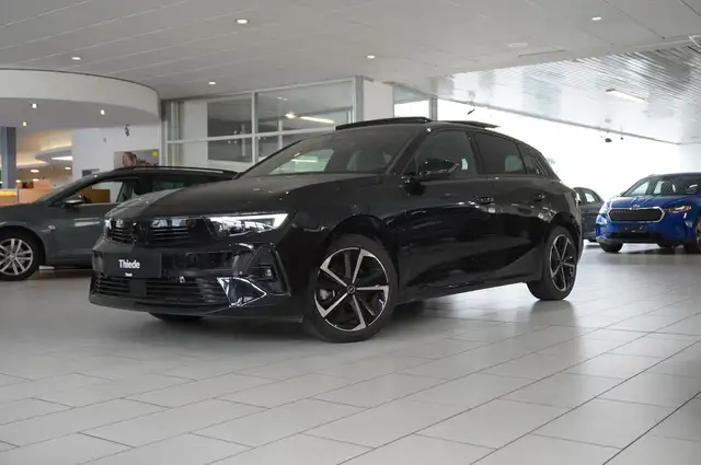 Opel Astra view 3
