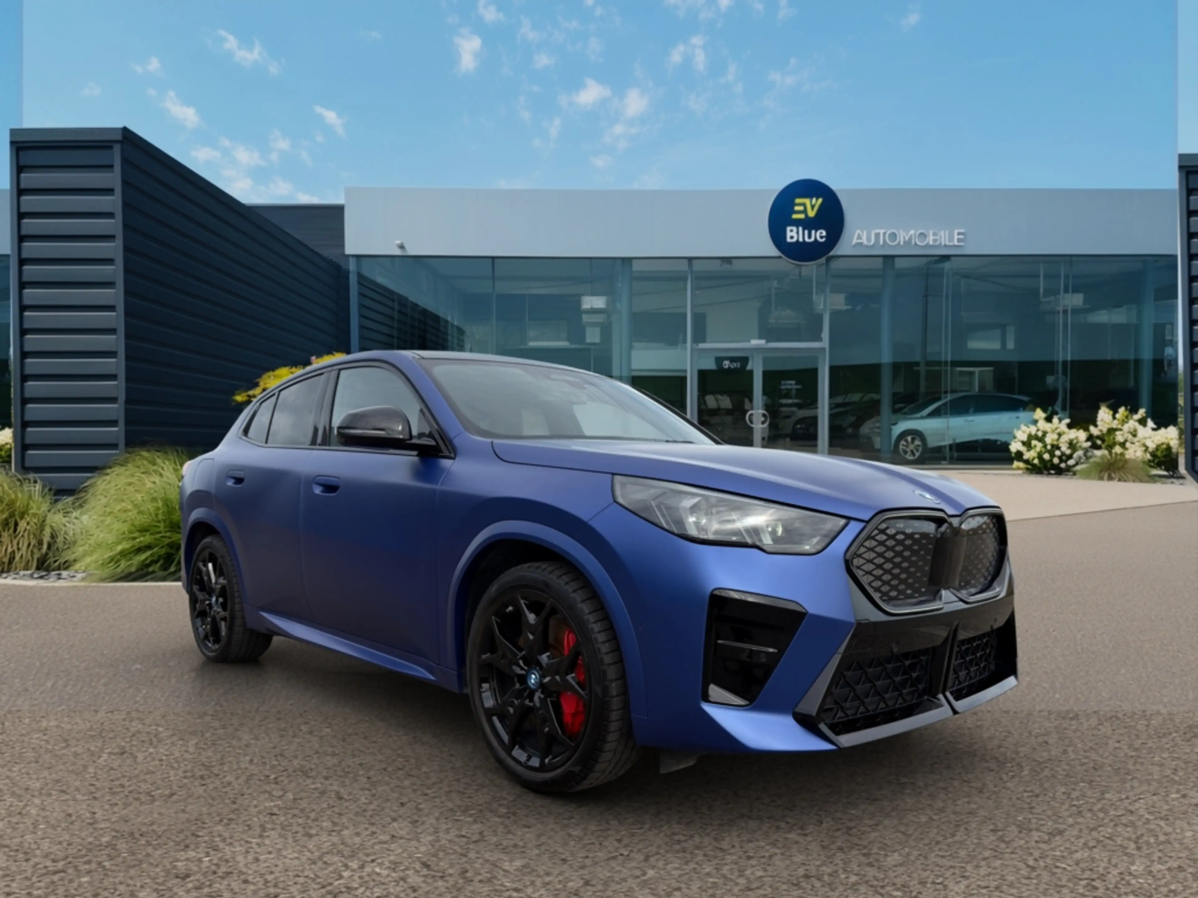 BMW iX2 xDrive30 M SPORT PRO - 66.5 kWh - 313 ch SOH 100% - PANO - 360° - FULL — photo 8