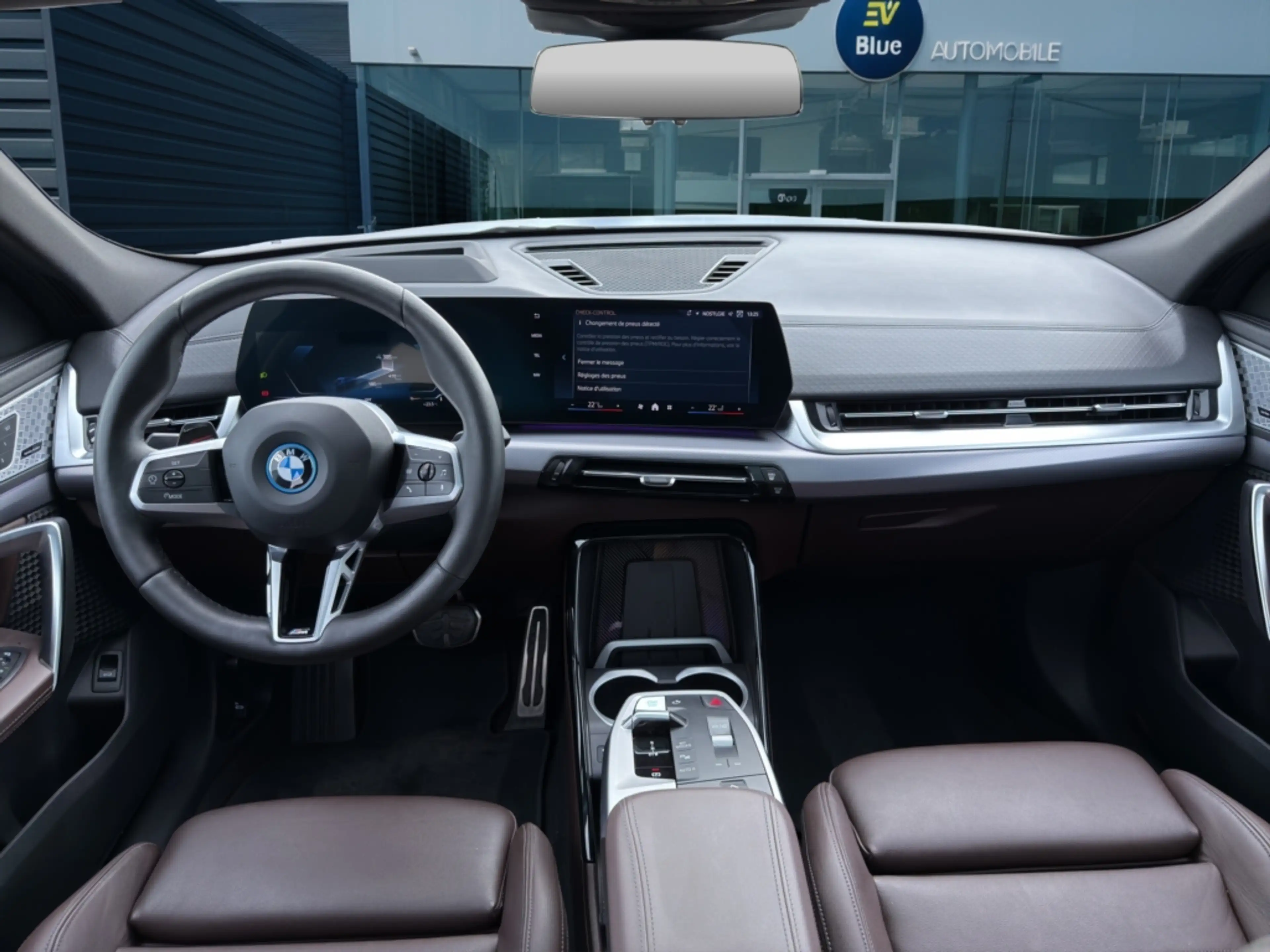 BMW iX2 xDrive30 M SPORT PRO - 66.5 kWh - 313 ch SOH 100% - PANO - 360° - FULL — photo 11