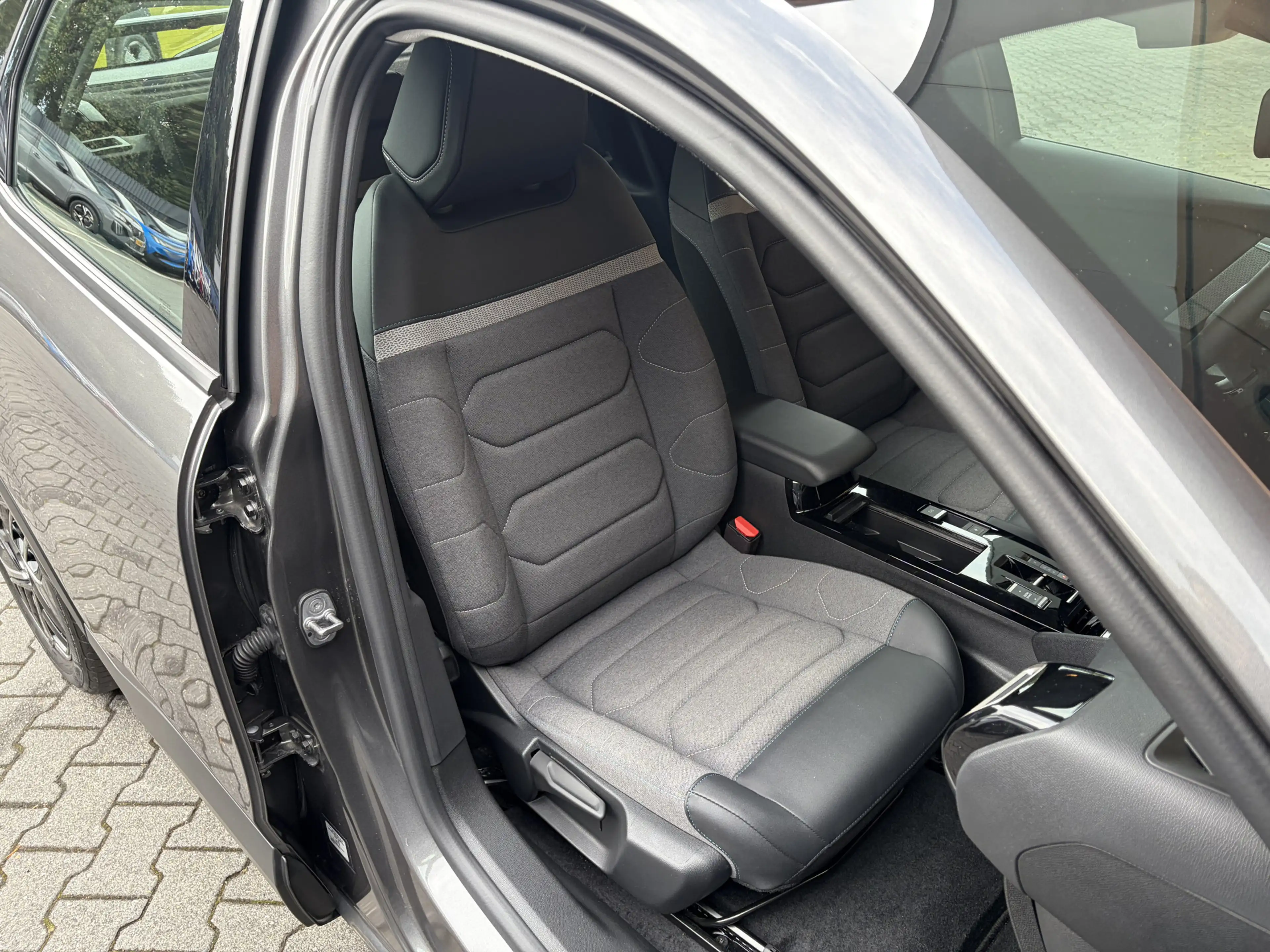 Citroen E-C4 Electric You 50 kWh Lm velgen / Carplay / Achteruitrijcamer — photo 45