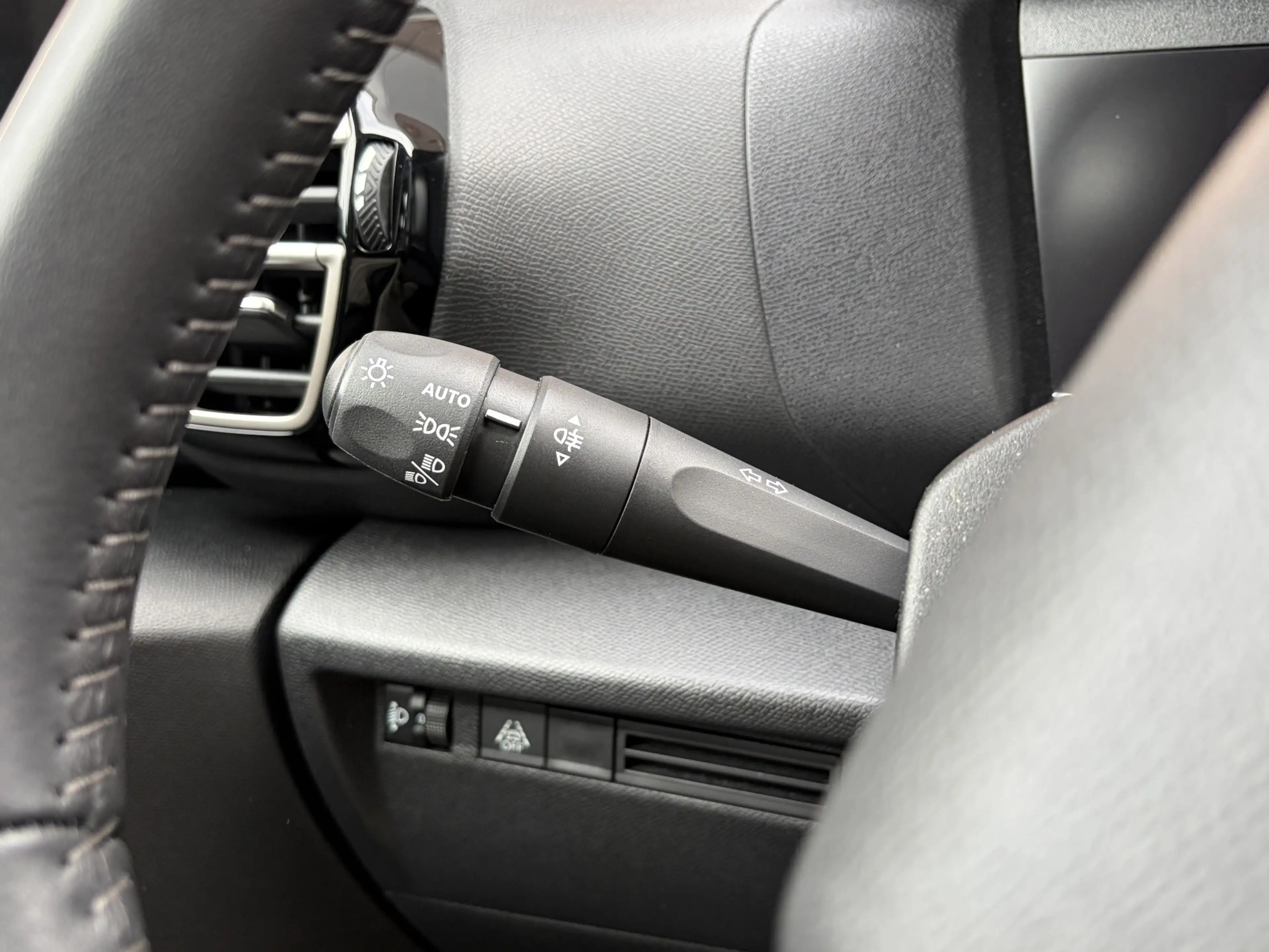 Citroen E-C4 Electric You 50 kWh Lm velgen / Carplay / Achteruitrijcamer — photo 25