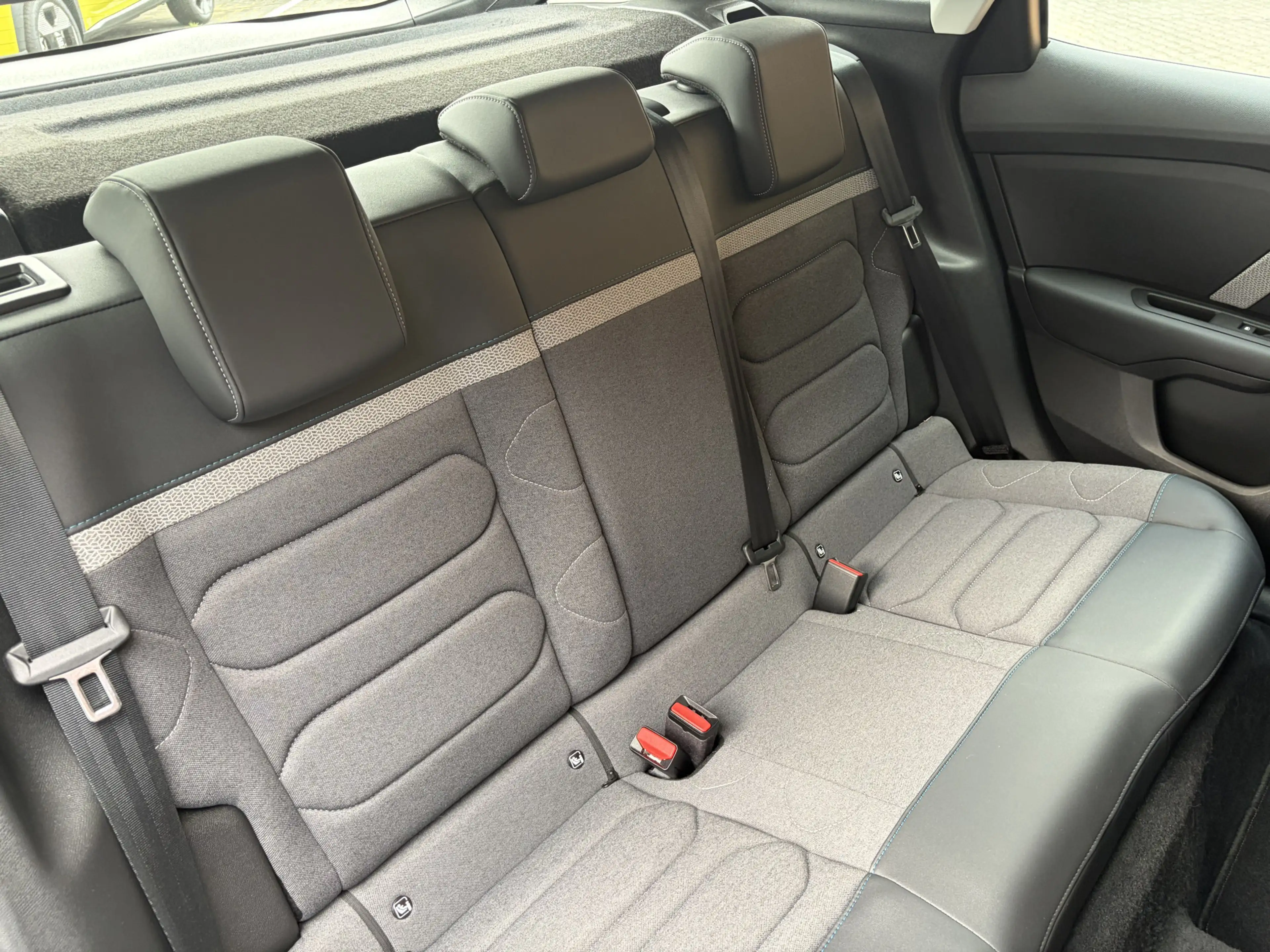 Citroen E-C4 Electric You 50 kWh Lm velgen / Carplay / Achteruitrijcamer — photo 47
