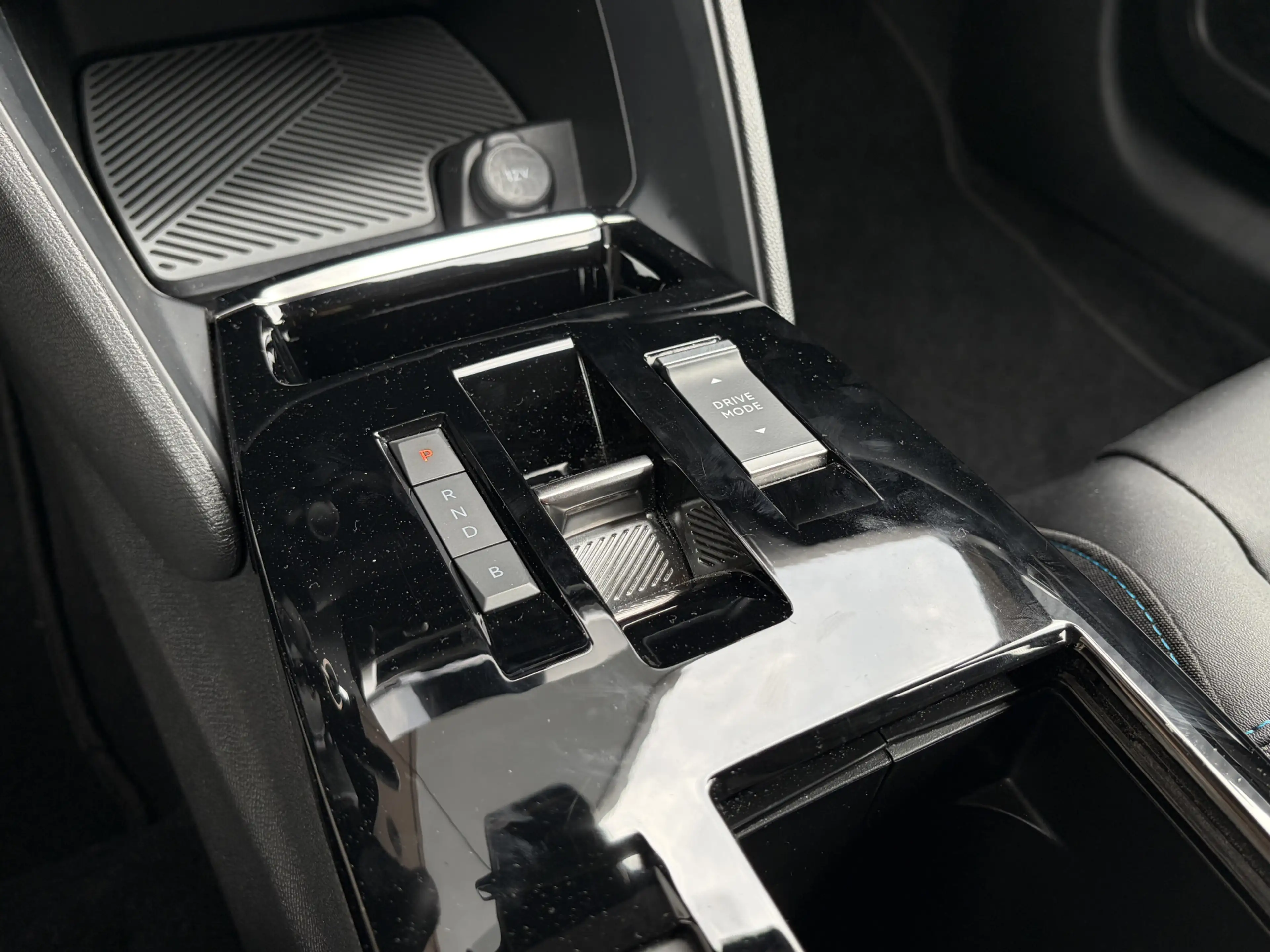 Citroen E-C4 Electric You 50 kWh Lm velgen / Carplay / Achteruitrijcamer — photo 32