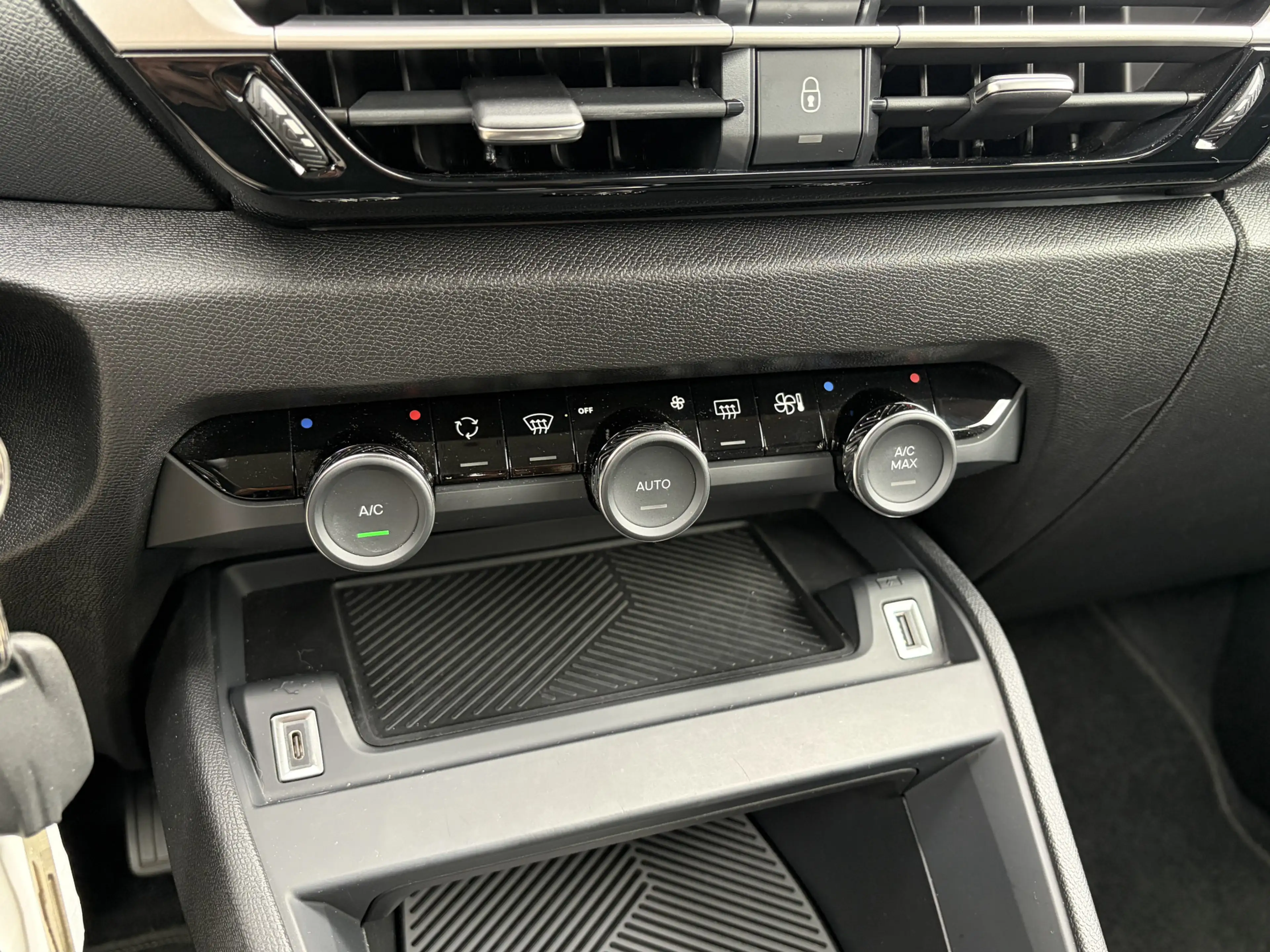 Citroen E-C4 Electric You 50 kWh Lm velgen / Carplay / Achteruitrijcamer — photo 34