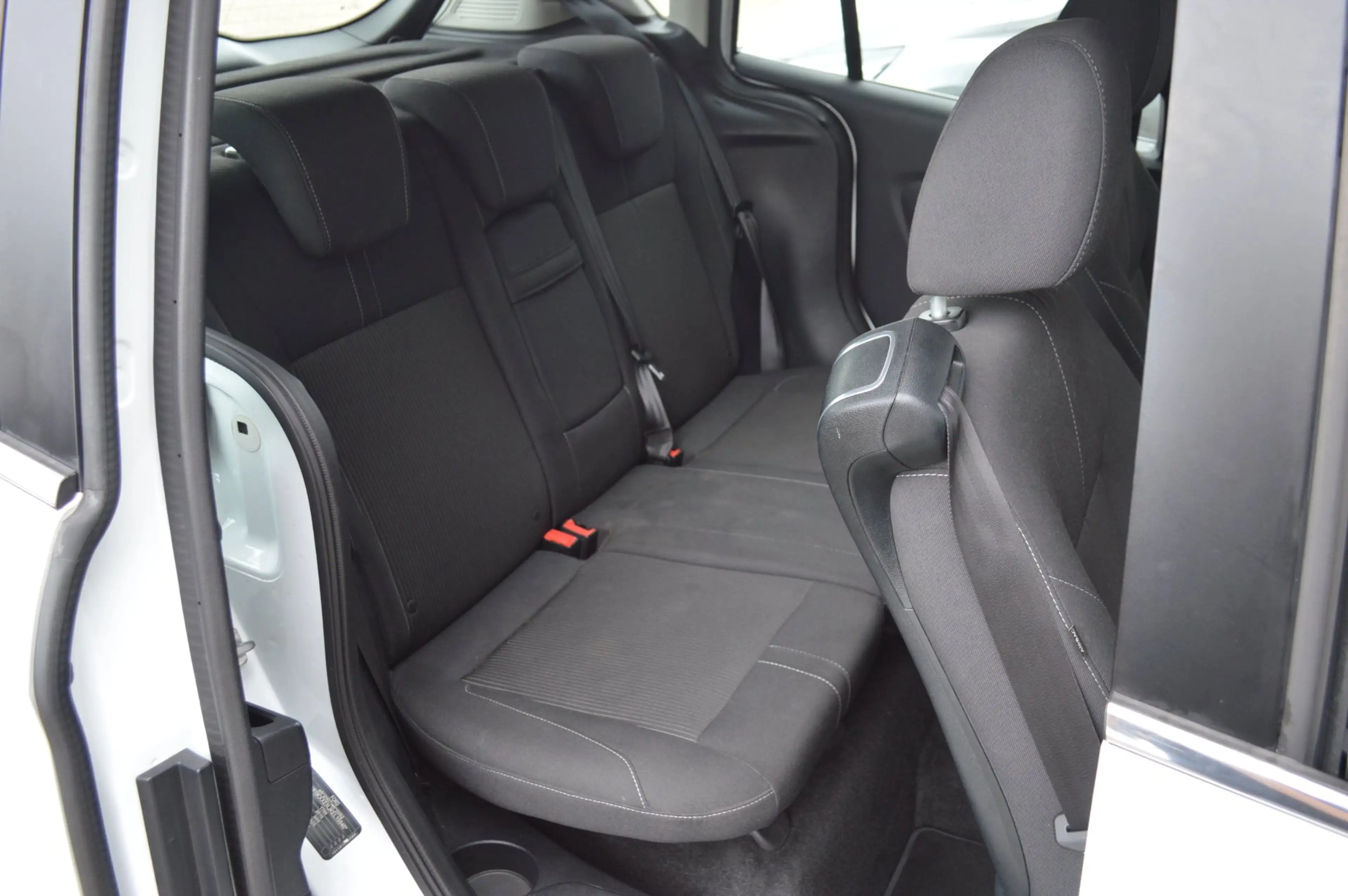 Ford B-Max Camera|Cruise|Navi|Trekaak|2e eigenaar! — photo 18