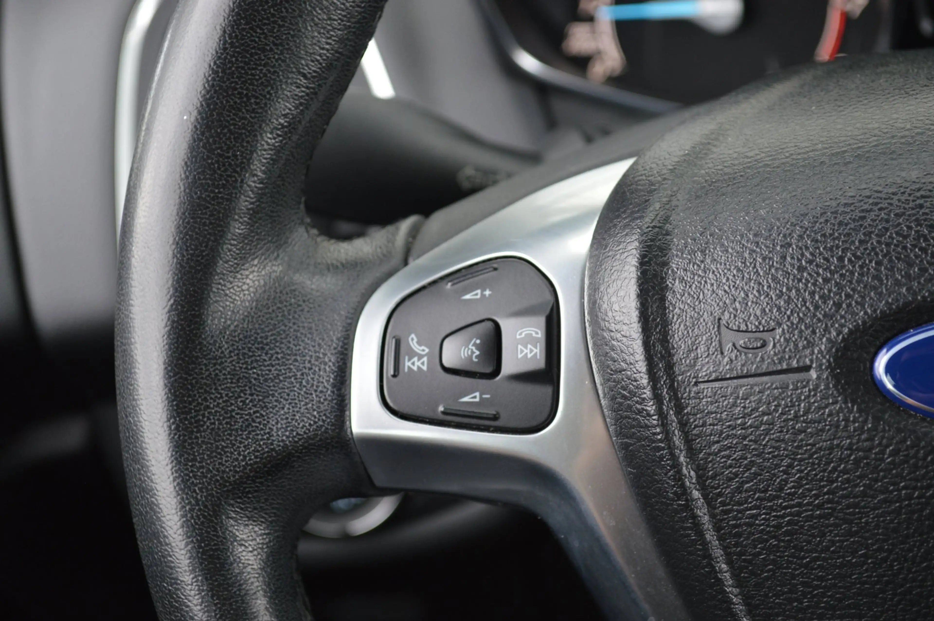 Ford B-Max Camera|Cruise|Navi|Trekaak|2e eigenaar! — photo 32